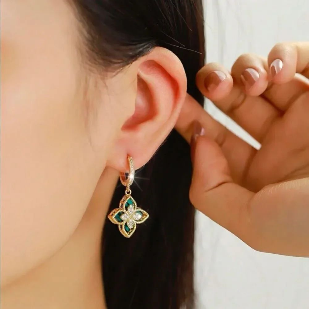 Bohemian green clover hoop earrings A515